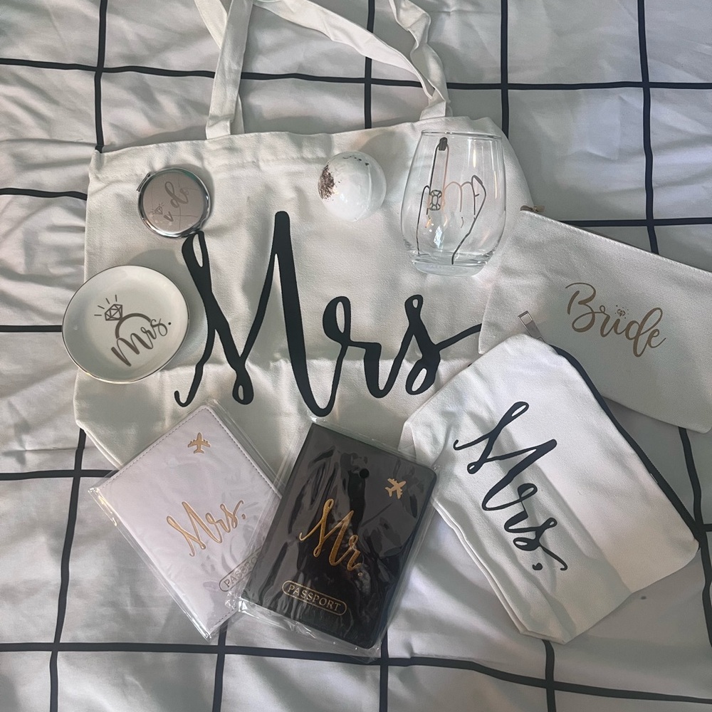 Bridal Gift Set with Tote and Accessories